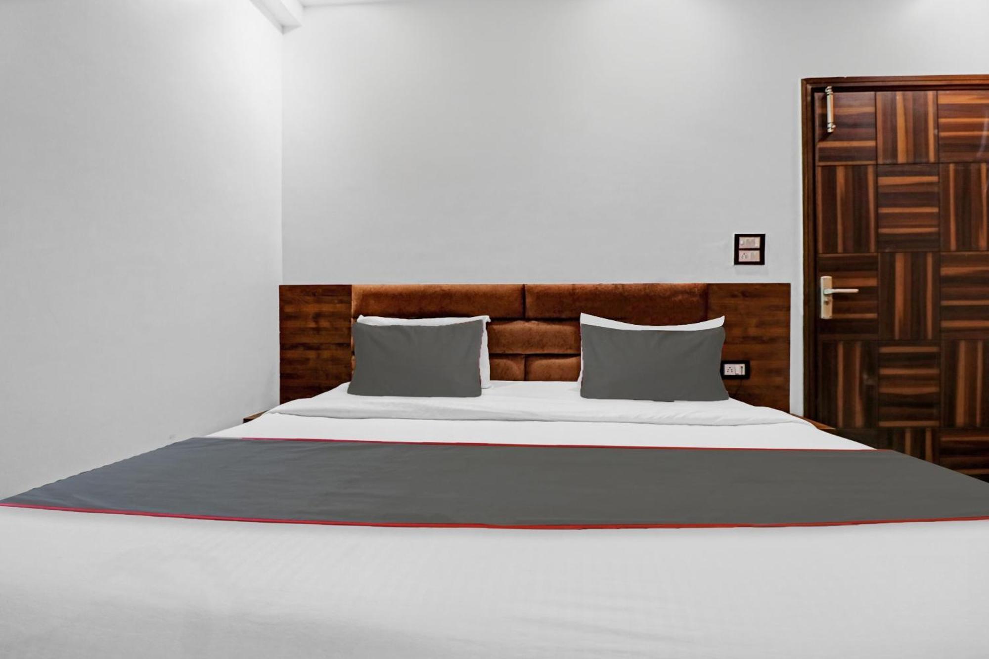 Hotel O Bharat Stay Near Indira Gandhi International Airport Ню Делхи Екстериор снимка