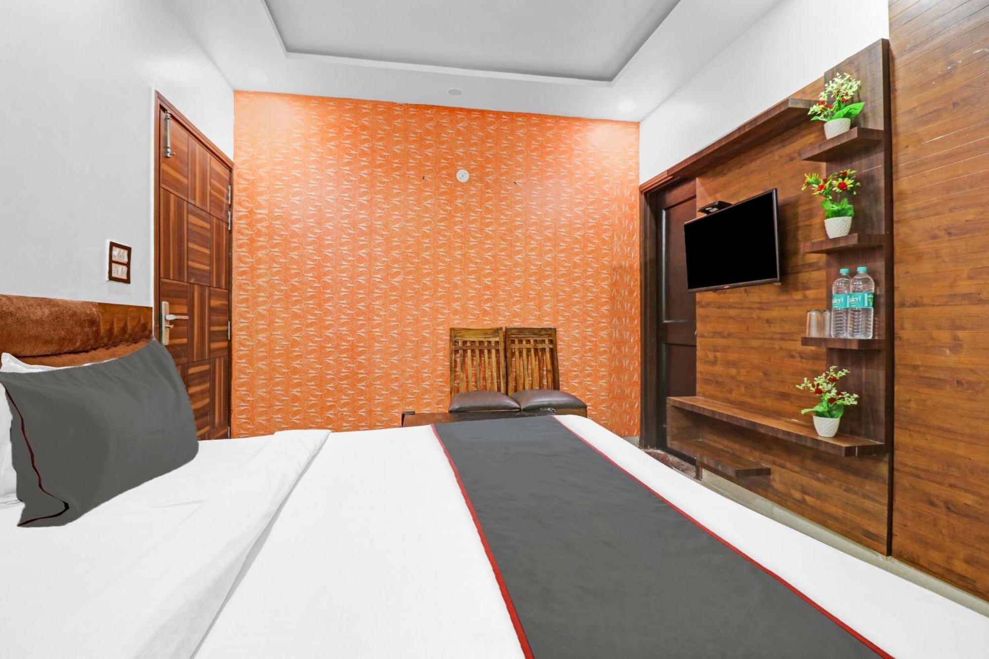 Hotel O Bharat Stay Near Indira Gandhi International Airport Ню Делхи Екстериор снимка