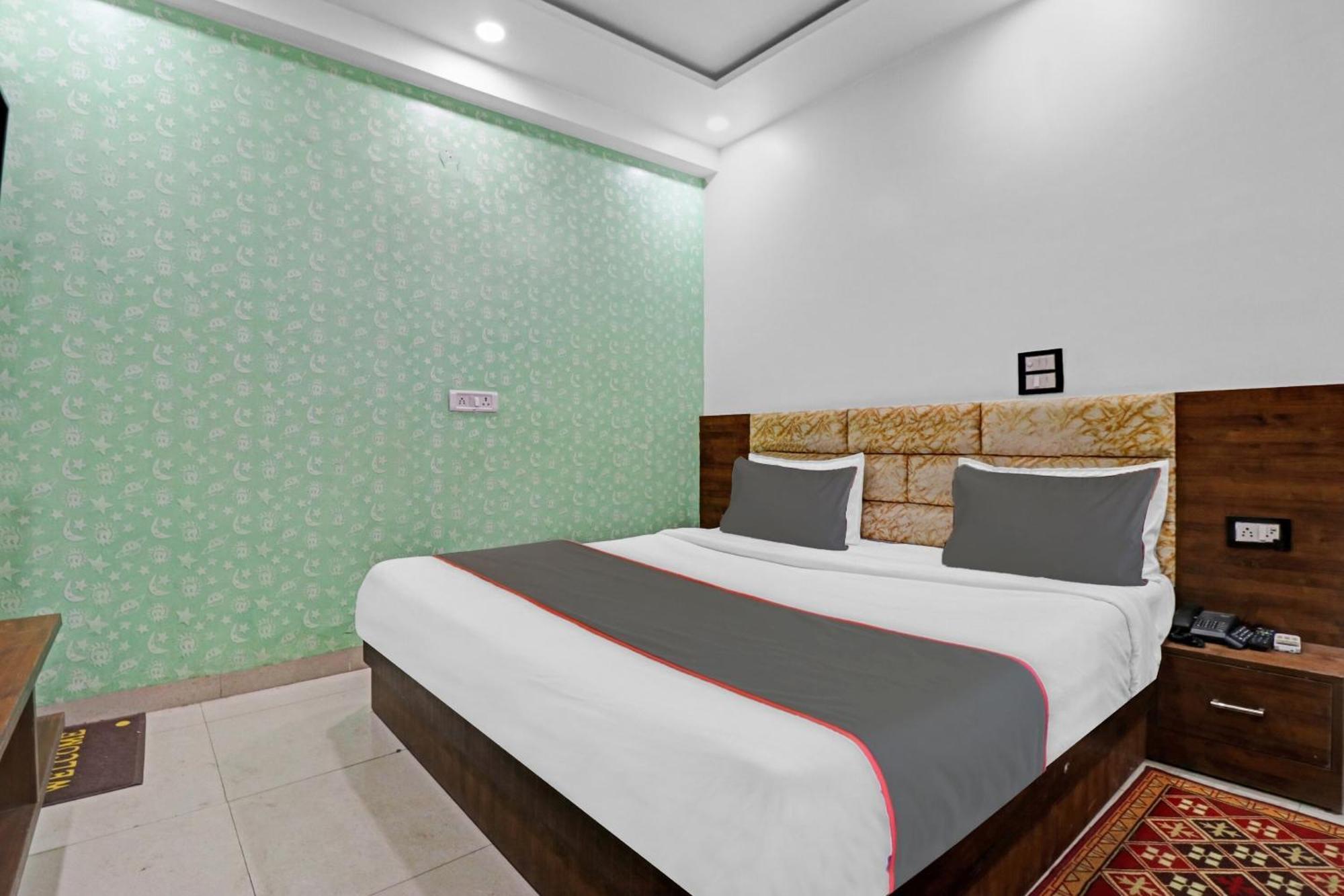 Hotel O Bharat Stay Near Indira Gandhi International Airport Ню Делхи Екстериор снимка